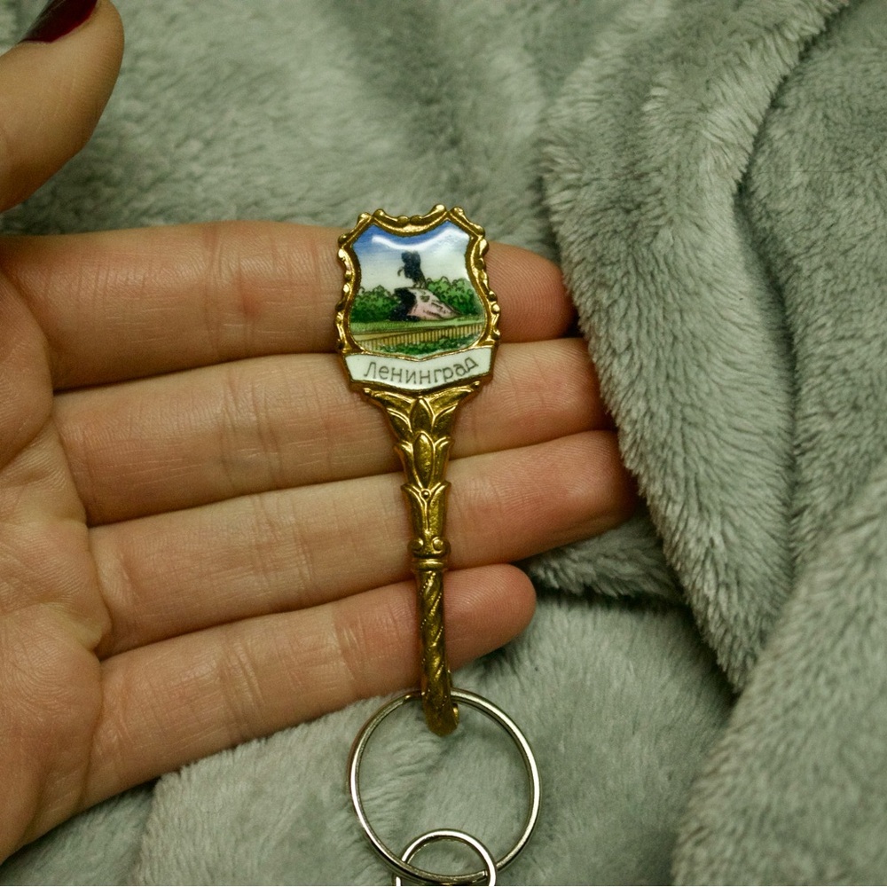 Souvenir Spoon Keychains - Picture 7 of 8